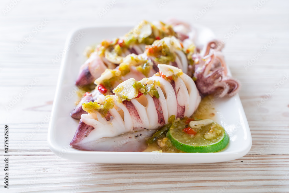 Steamed Squids with Spicy Chili and Lemon Sauce Steamed Squids with Spicy Chili and Lemon Sauce
