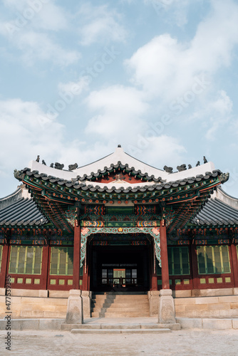 Changdeokgung Palace traditional architecture in Seoul, Korea © Sanga