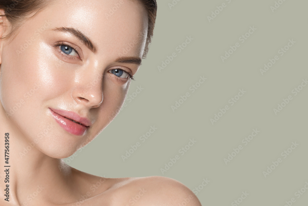 © Utkamandarinka - Beauty woman healthy skin natural make up clean fresh skin cosmetic concept color background green