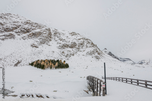 Bivio, Julierpass, Passstrasse, Bergstrasse, Passhöhe, Engadin, Alpen, Piz Turba, Piz Platta, Winter, Winterwanderweg, Wintersport, Graubünden, Schweiz  photo