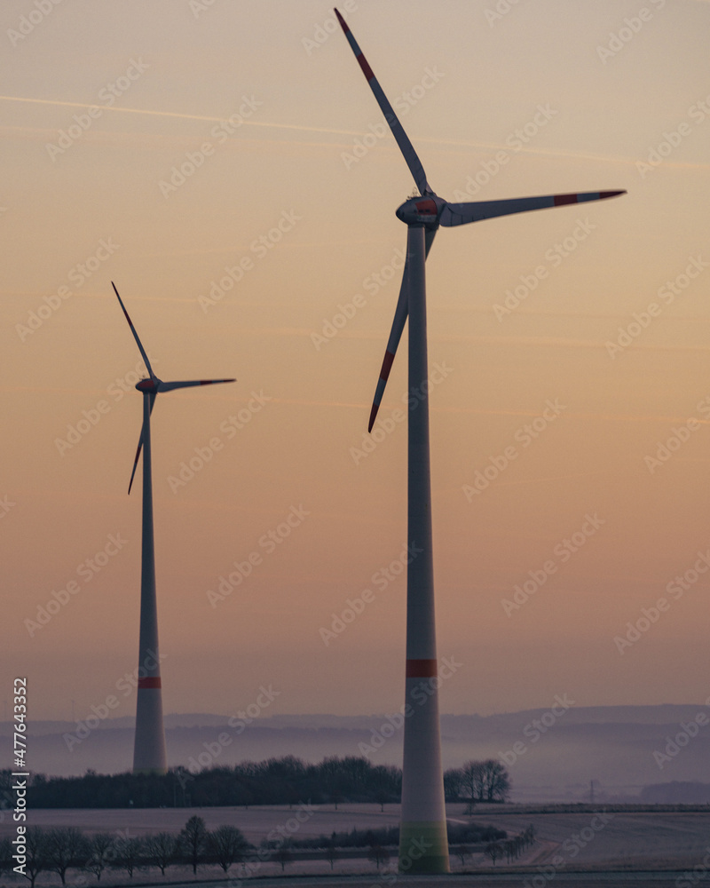 Windräder am Morgen