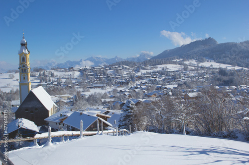 verschneite Winterlandschaft in den Allgäuer Bergen © Renate