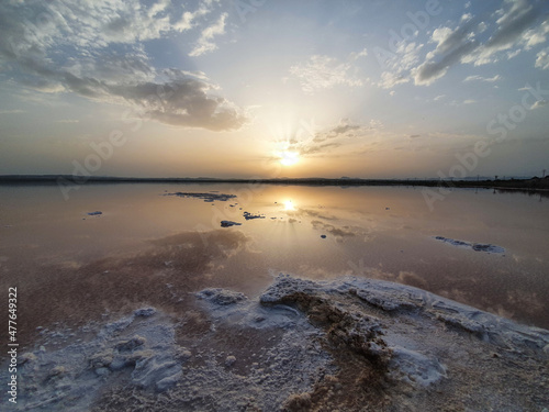 Wallpaper Mural Vega Baja del Segura - Torrevieja - Salinas de Torrevieja, un lago salado aun en verano nos muestra un gélido paisaje de hielo y nieve. Torontodigital.ca