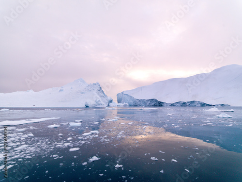 iceberg in jokulsarlon lagoon country