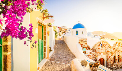 Keuken achterwand Romantische stijl Oia dorpje op Santorini  © neirfy