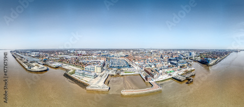 Tableau sur toile Kingston-upon-Hull waterfront & marina