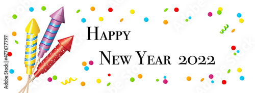 Banner Glückwunschkarte „Happy New Year 2022“ mit Silvester Raketen und Konfetti, Vektor Illustration isoliert auf weißem Hintergrund 