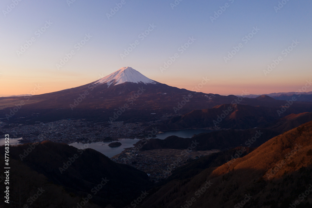 富士山と河口湖　朝焼け　景色　新道峠