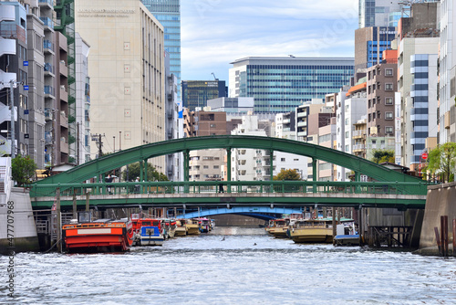 隅田川対岸から眺める神田川合流地点の柳橋 photo