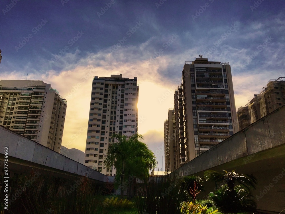 Obraz premium Pôr do sol na cidade