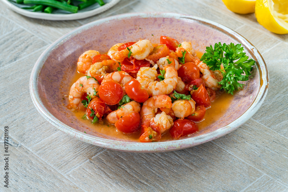 Jumbo king prawn with tomatoes and garlic Jumbo king prawn with tomatoes and garlic