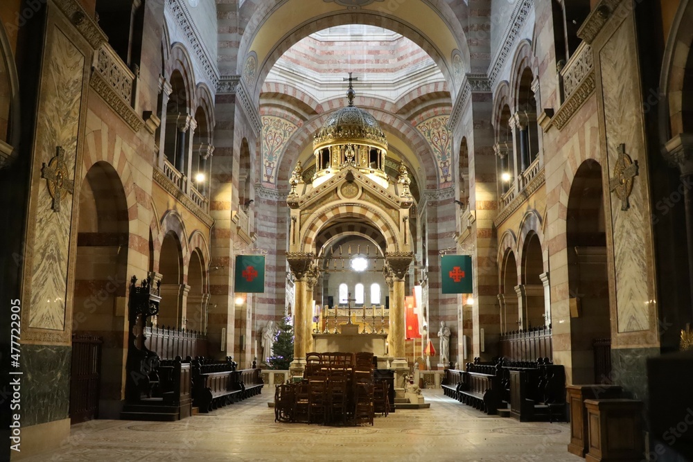 Intérieur de la cathédrale de la Major, ou cathédrale Sainte Marie Majeure, ville de Marseille, département des Bouches du Rhône, France