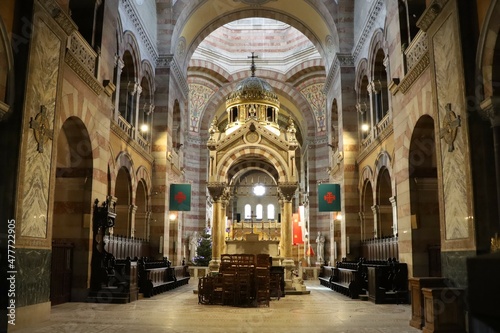 Intérieur de la cathédrale de la Major, ou cathédrale Sainte Marie Majeure, ville de Marseille, département des Bouches du Rhône, France © ERIC