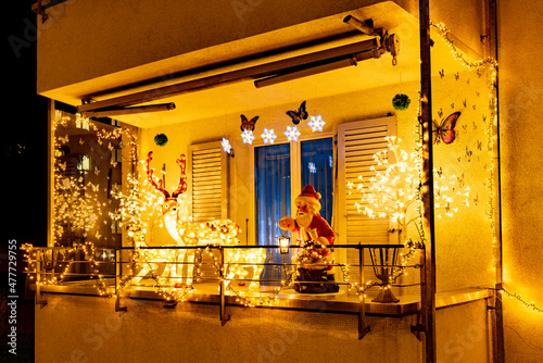 adventsbeleuchtung auf balkon