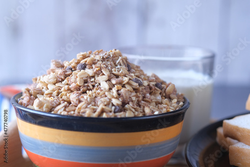 muesli chocolate flavor cereal breakfast in bowl 