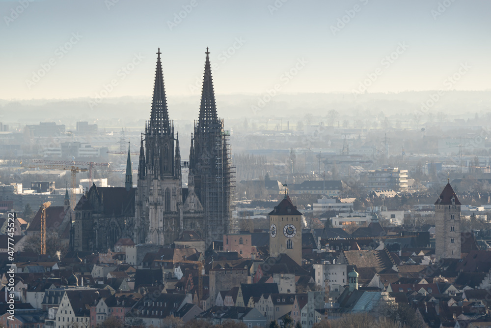 Der Regensburger Dom im Dezember