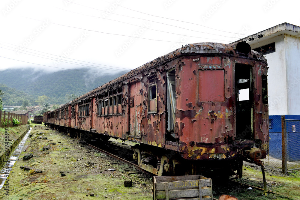 Obraz premium old train in the countryside