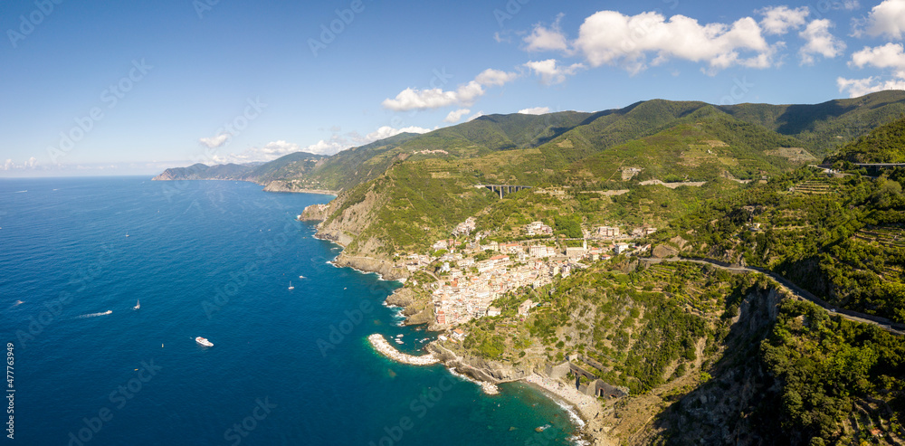 Obraz premium aerial/drone view of Manarola, a small village of the Cinque Terre National Park, Tuscany Italy 