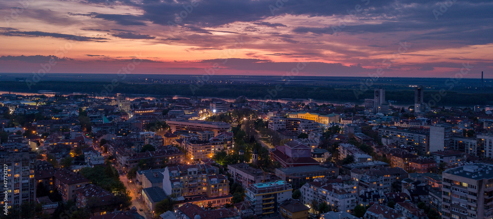 Obraz premium sunset over the city