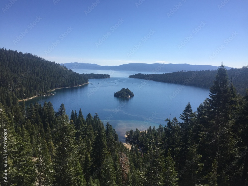 Fototapeta premium lake and mountains