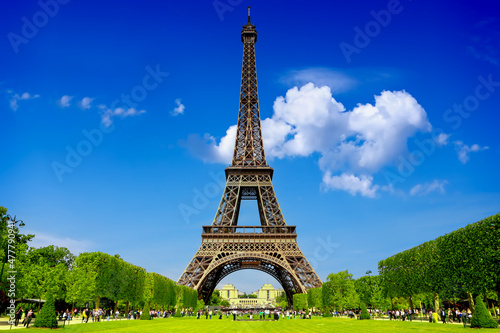 Tour Eiffel Tower in Paris