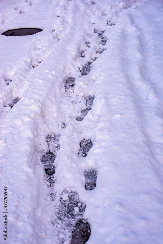 雪道を歩く