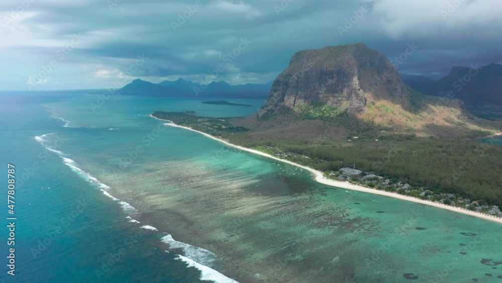 Mauritius island, waves in the Indian ocean, Coral reef in the Indian ocean
