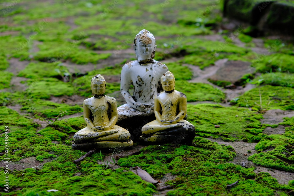 Sri Lanka Mihintale - Small Buddha Statues