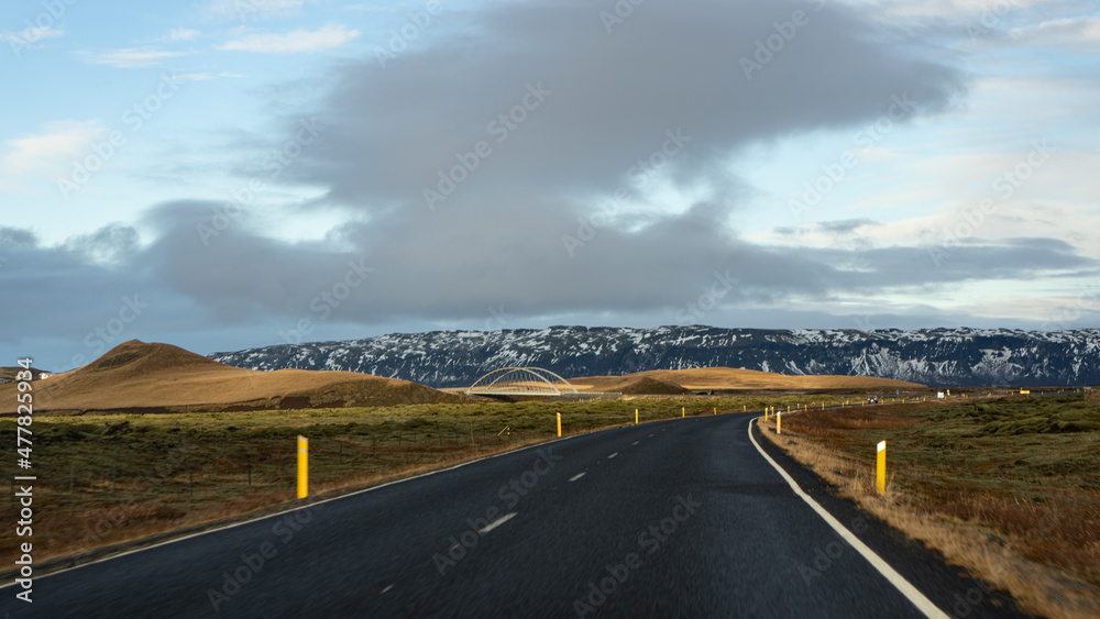Fototapeta premium road in the mountains Iceland