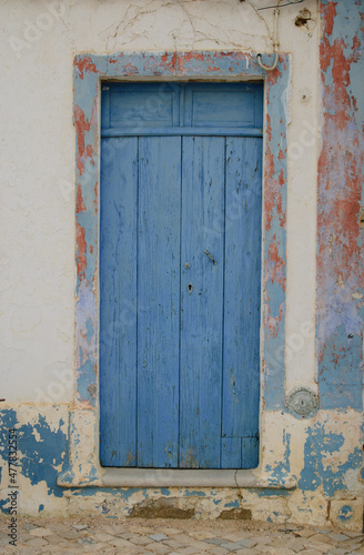 Old wooden door © hani7up