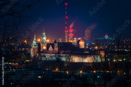 Widok na Wawel i Elektrociepłownię 