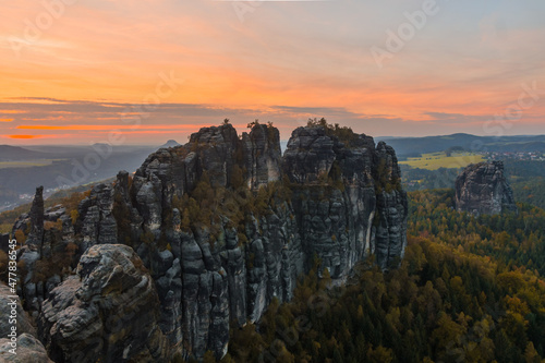 Sonnenuntergang an den Schrammsteinen in der Sächsischen Schweiz in Sachsen Deutschland © Dominic Wunderlich