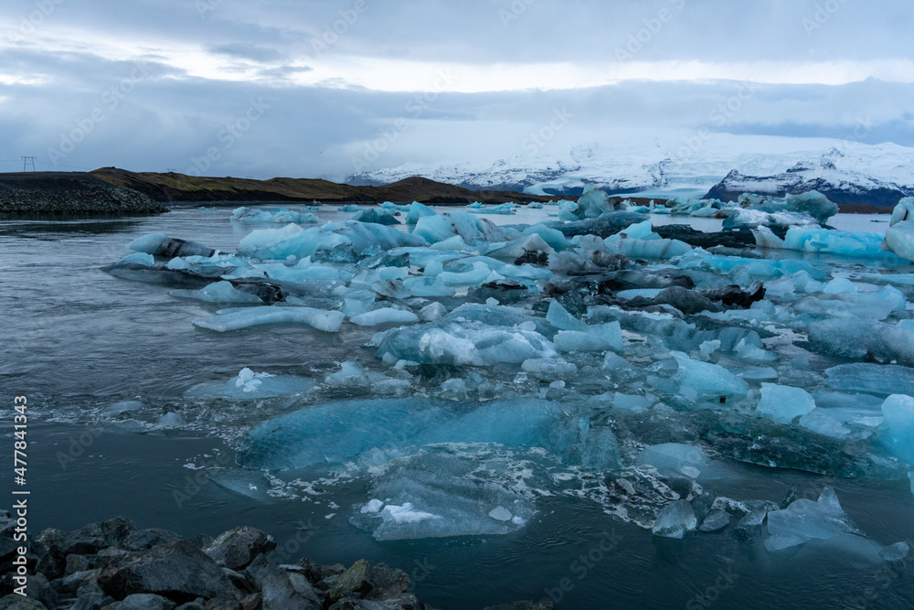 iceberg in jokulsarlon lagoon iceberg in jokulsarlon lagoon
