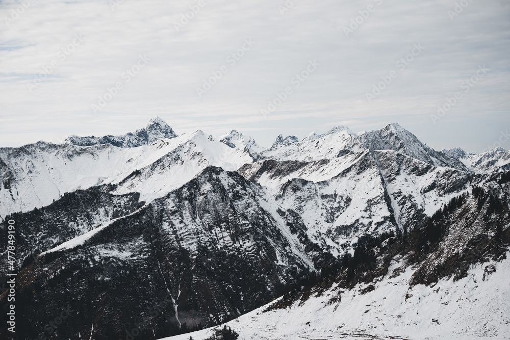 Winter mit Schnee in den Alpen Berge Österreich Alpin 