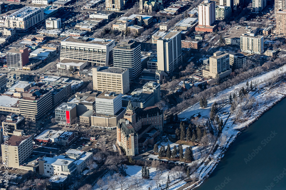 Obraz premium Aerial view of the downtown area of Saskatoon, Saskatchewan, Canada