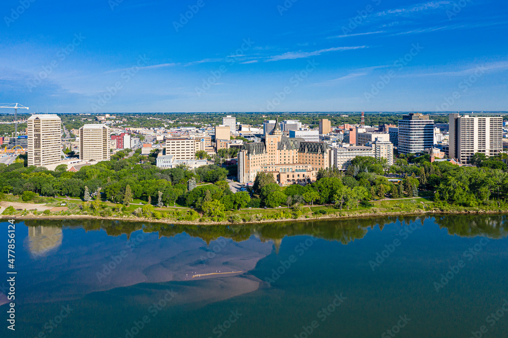 Fototapeta premium Aerial view of the downtown area of Saskatoon, Saskatchewan, Canada