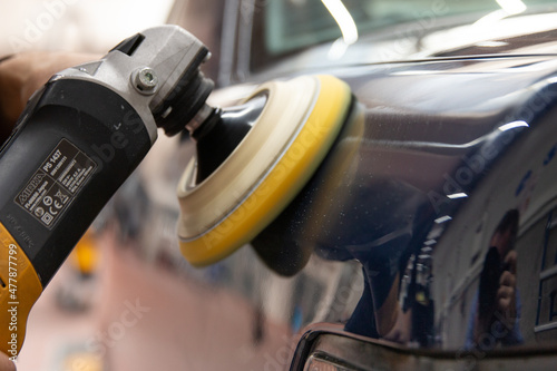 Photos Kfz Werkstatt Autoteile polieren