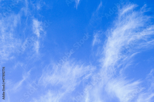 cielo azul  durante el d  a