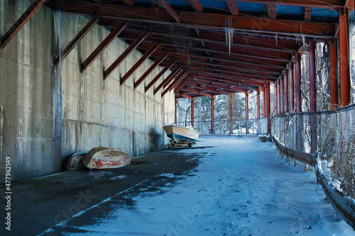 old　abandoned　boats