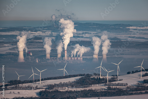 Coal-fired power plant and wind energy