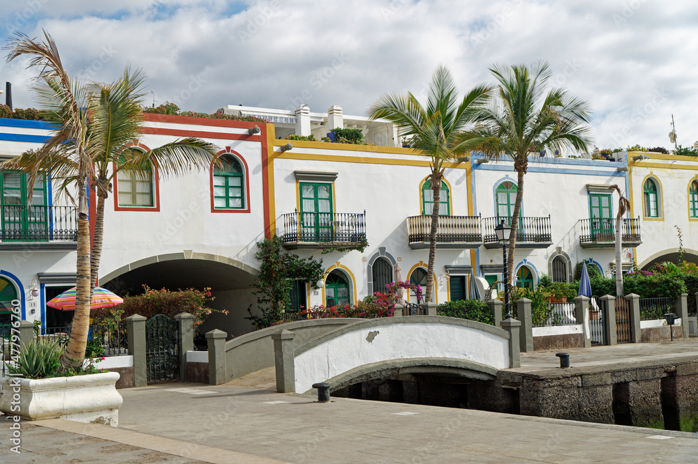 Fototapeta premium Hafen- und Ferienort Puerto de Mogán, Insel Gran Canaria, Spanien