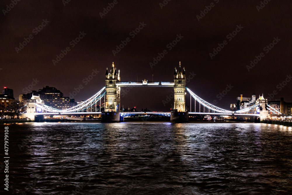 Obraz premium tower bridge at night