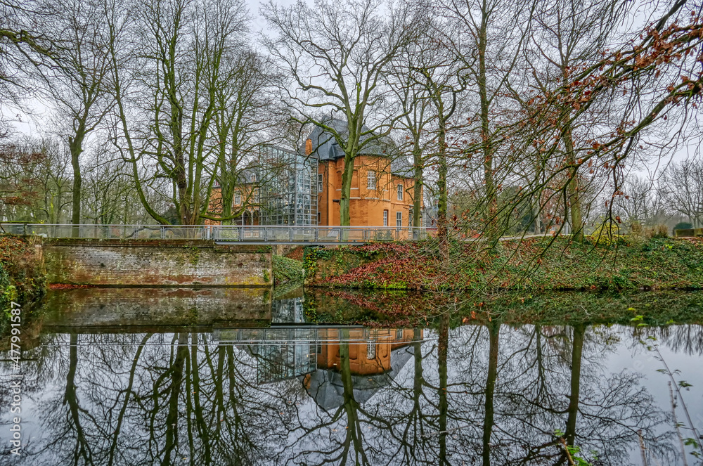 Historisches Wasserschloss in Mönchengladbach Rheydt Historisches Wasserschloss in Mönchengladbach Rheydt