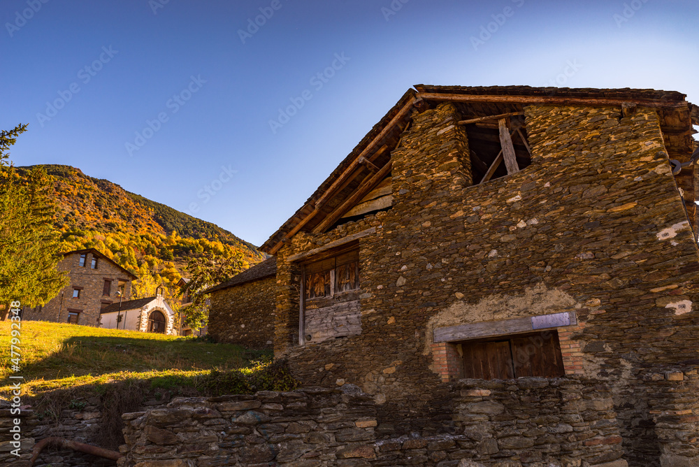 Pueblos i colores de otoño en el pirineo catalan Pueblos i colores de otoño en el pirineo catalan