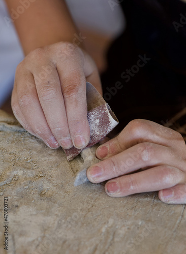 Принти на полотні Grinding soapstone