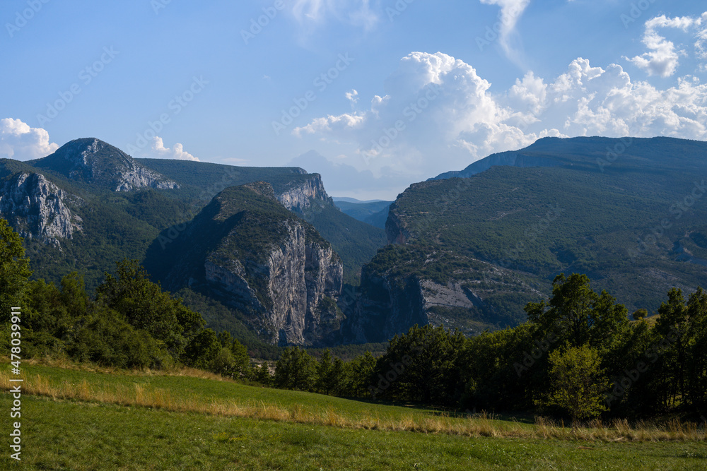 Obraz premium The panoramic view of the Gorges du Verdon in Europe, France, Provence Alpes Cote dAzur, Var, in summer, on a sunny day.