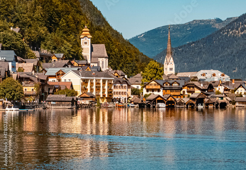 Beautiful alpine summer view with reflections at the famous Hallstaetter See lake near Hallstatt  Upper Austria  Austria