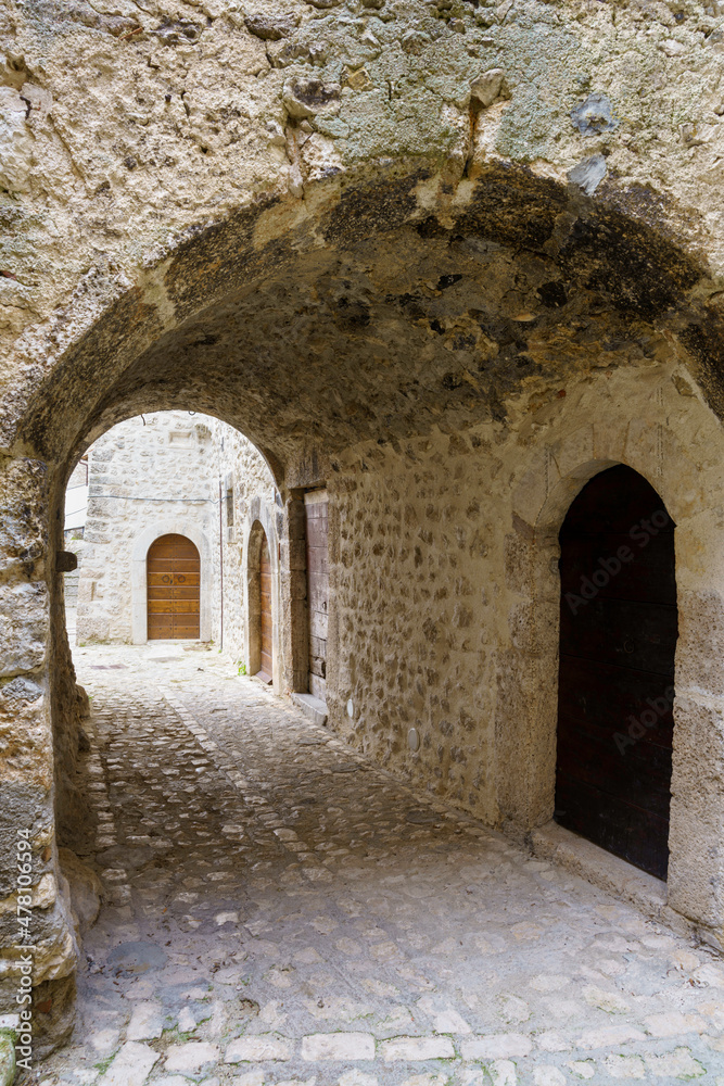 Fototapeta premium Santo Stefano di Sessanio, medieval village in the Gran Sasso Natural Park, Abruzzi
