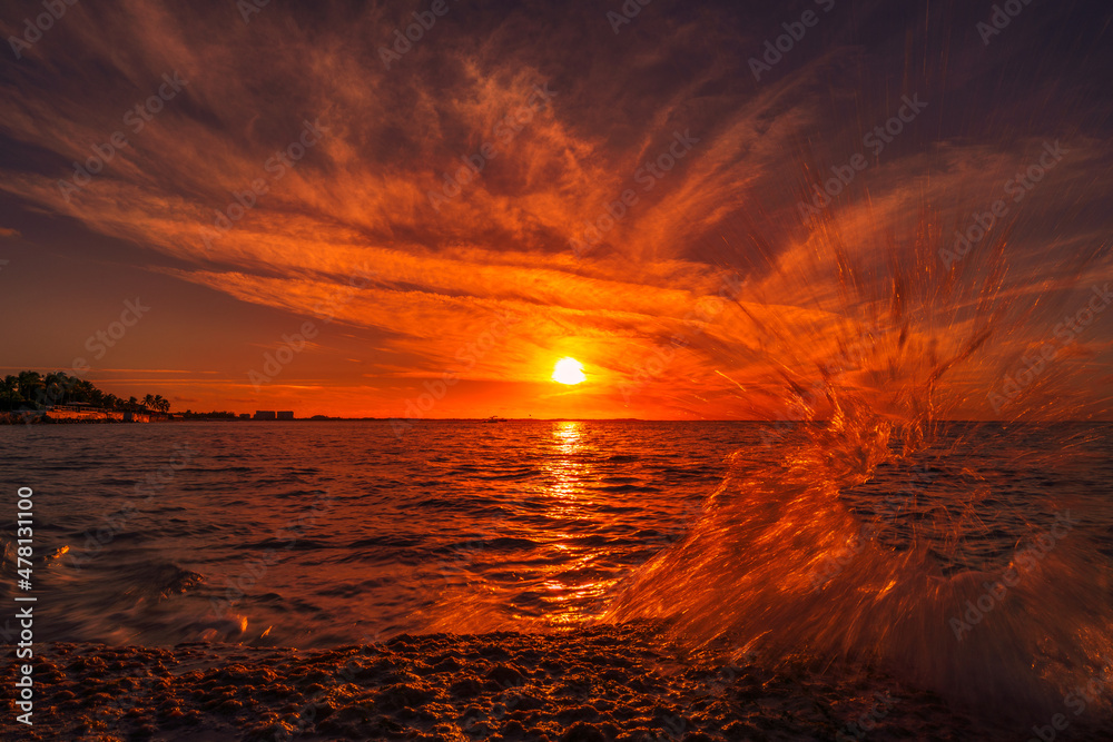 Fototapeta premium Sunset over Grace Bay, Pelican Beach, Providenciales, Turks and Caicos