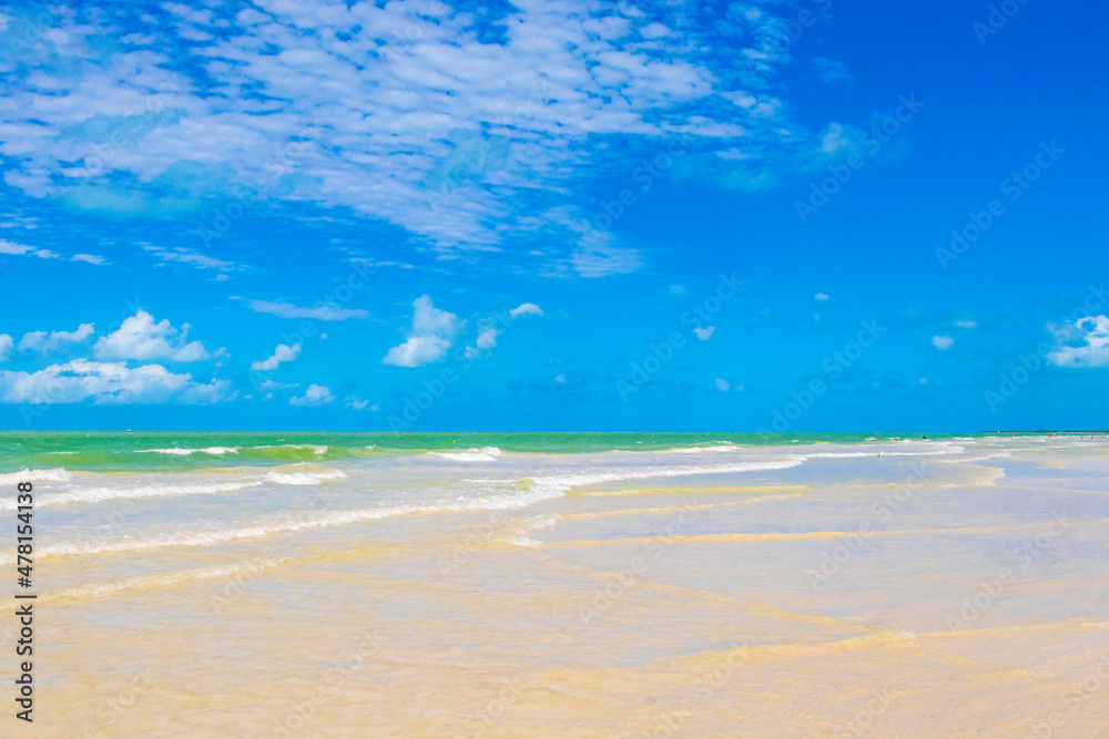 Obraz premium Beautiful Holbox island beach sandbank panorama turquoise water waves Mexico.